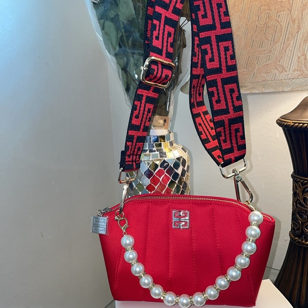 Givenchy - Picture 9 of 12